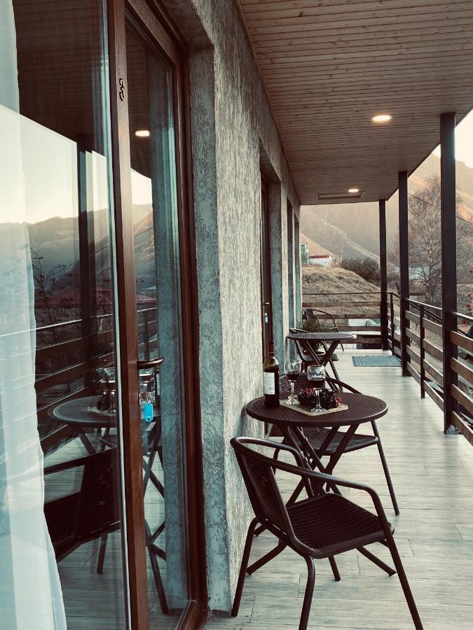 Guesthouse Relax In Kazbegi ภายนอก รูปภาพ