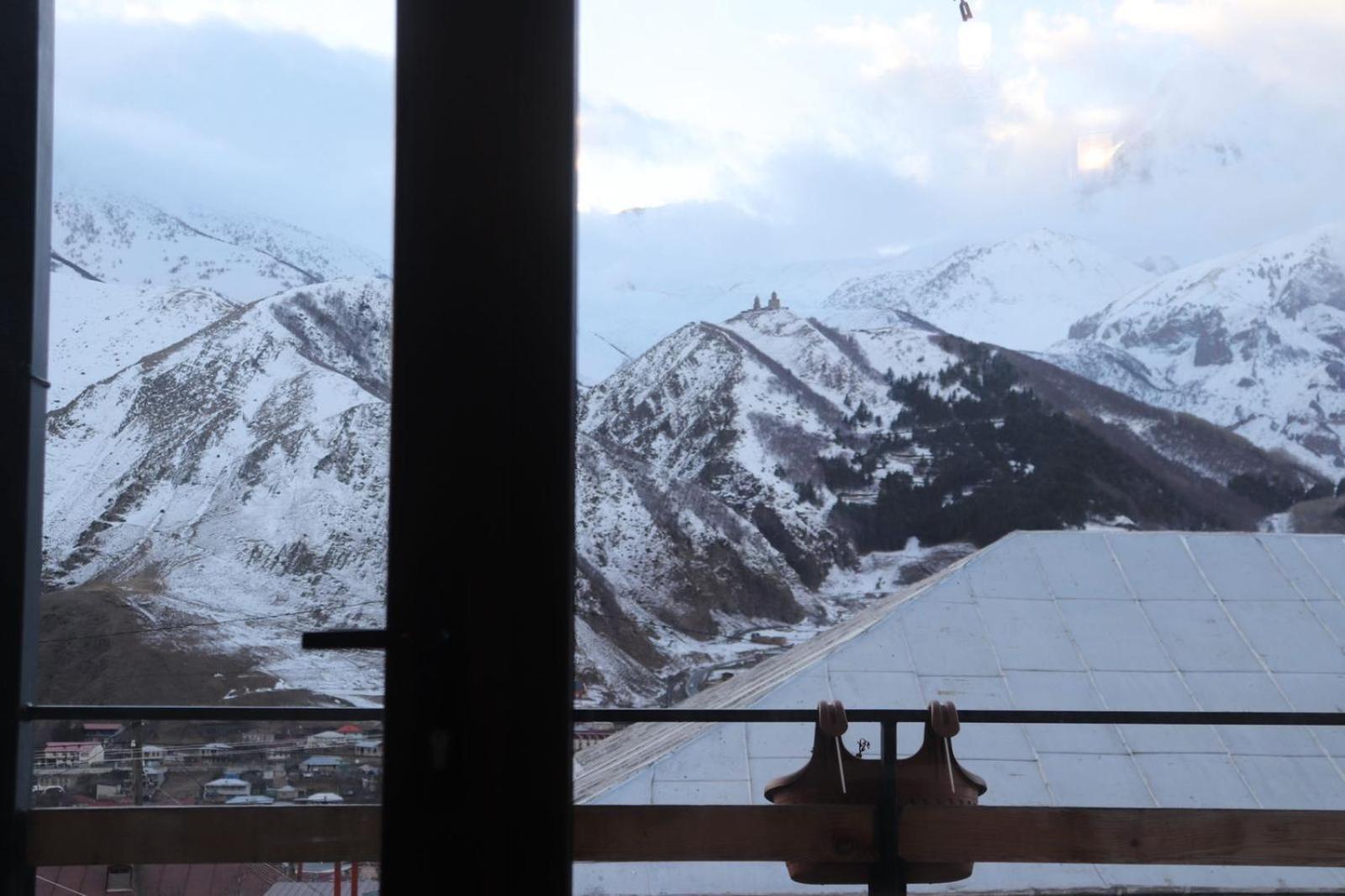 Guesthouse Relax In Kazbegi ภายนอก รูปภาพ