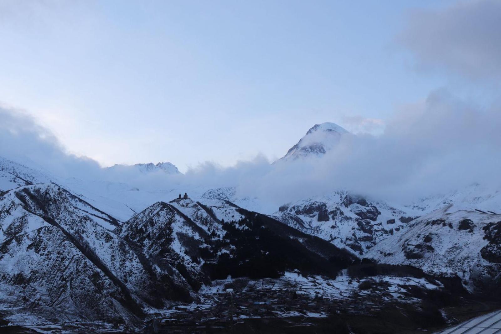 Guesthouse Relax In Kazbegi ภายนอก รูปภาพ