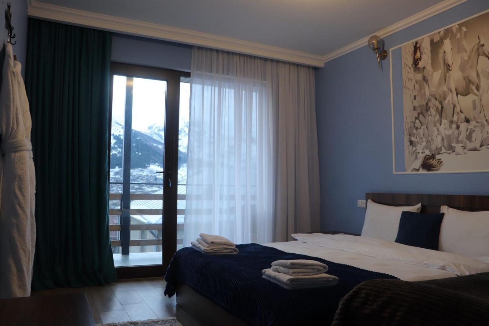 Guesthouse Relax In Kazbegi ภายนอก รูปภาพ