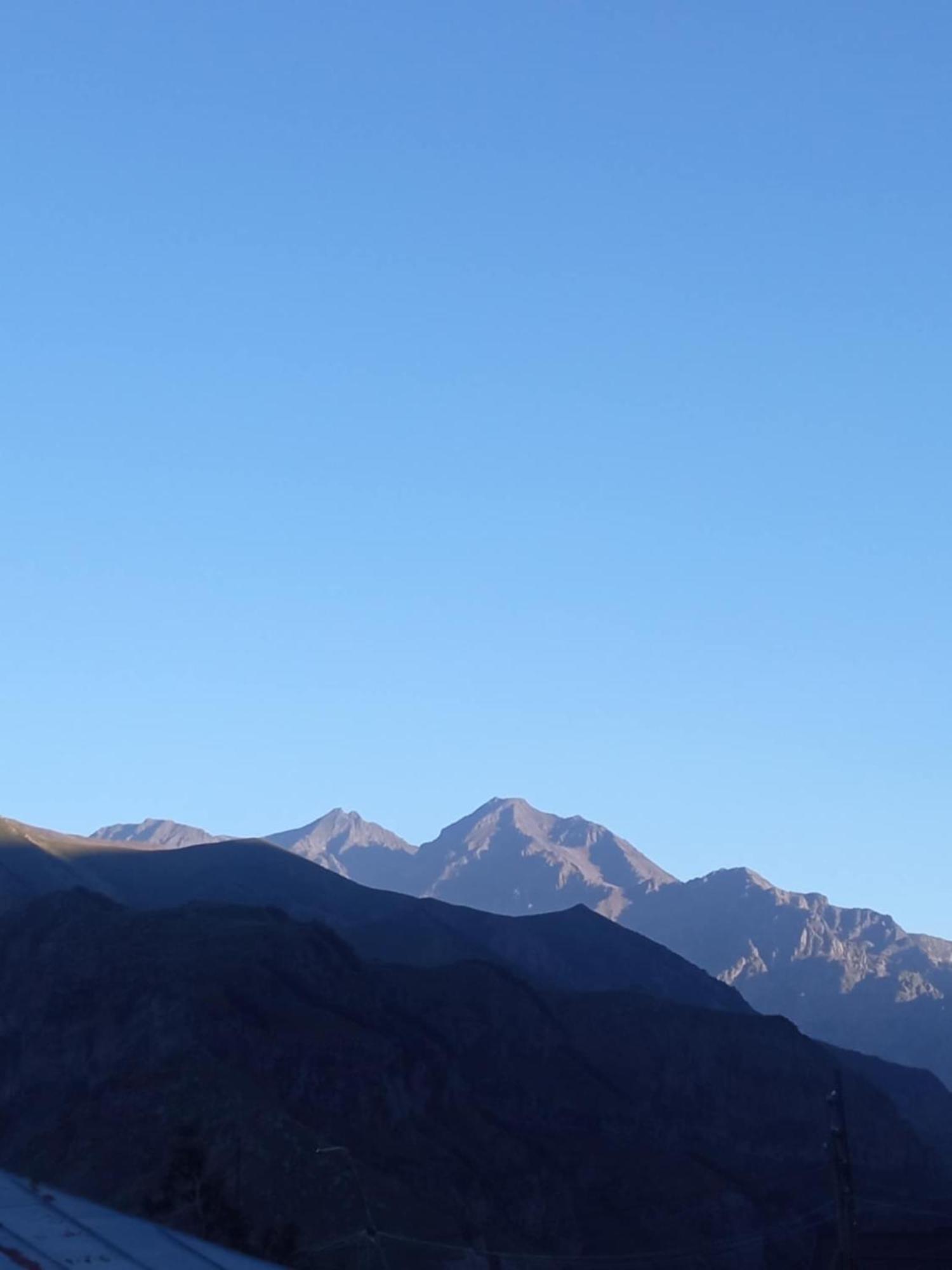 Guesthouse Relax In Kazbegi ภายนอก รูปภาพ