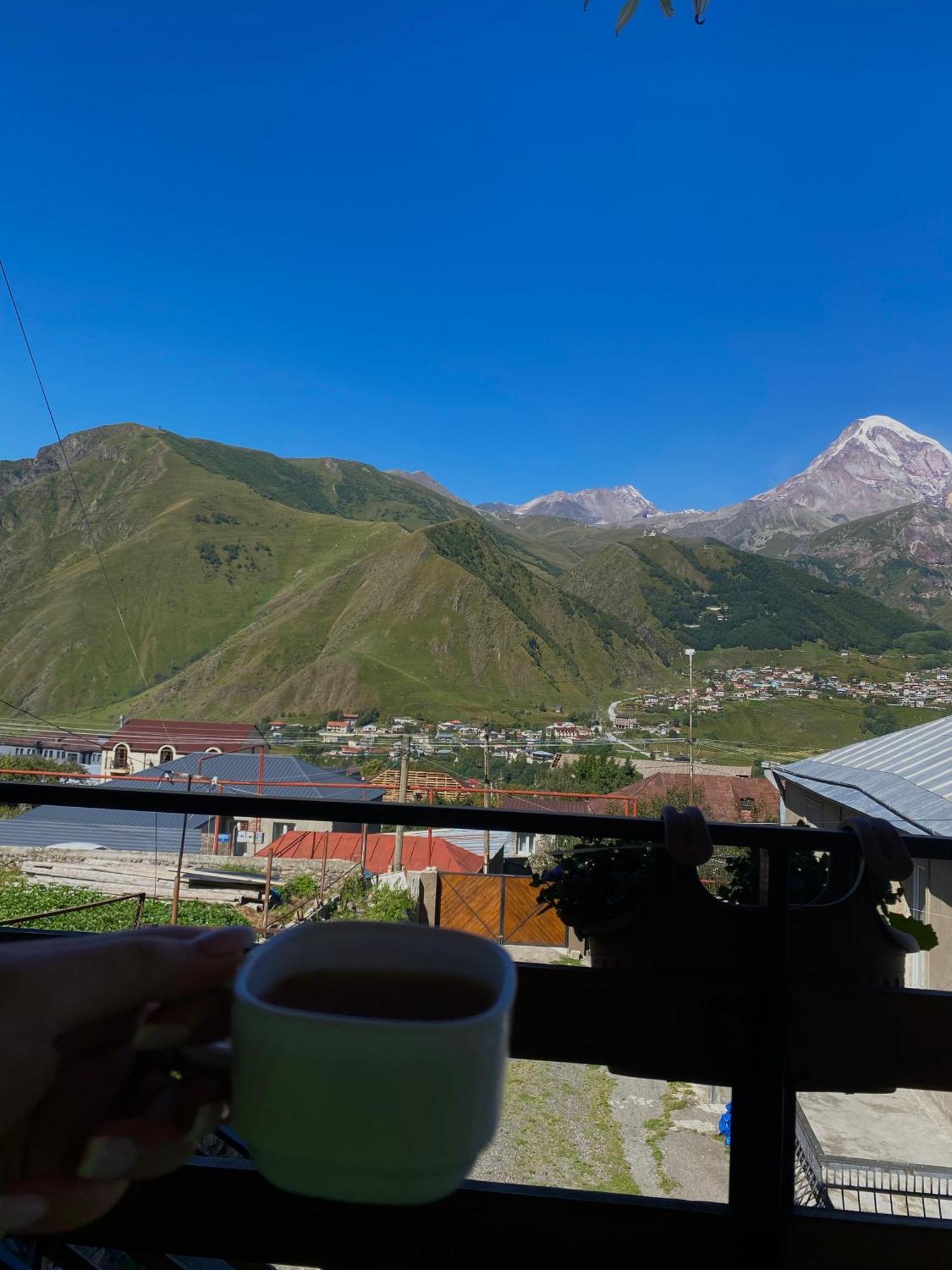 Guesthouse Relax In Kazbegi ภายนอก รูปภาพ