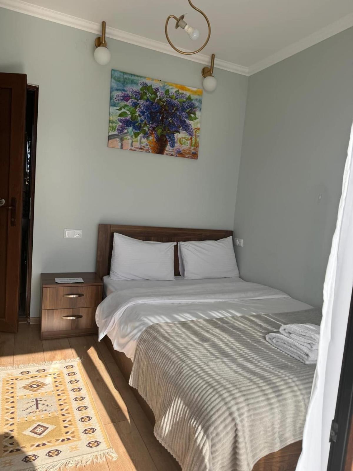 Guesthouse Relax In Kazbegi ภายนอก รูปภาพ