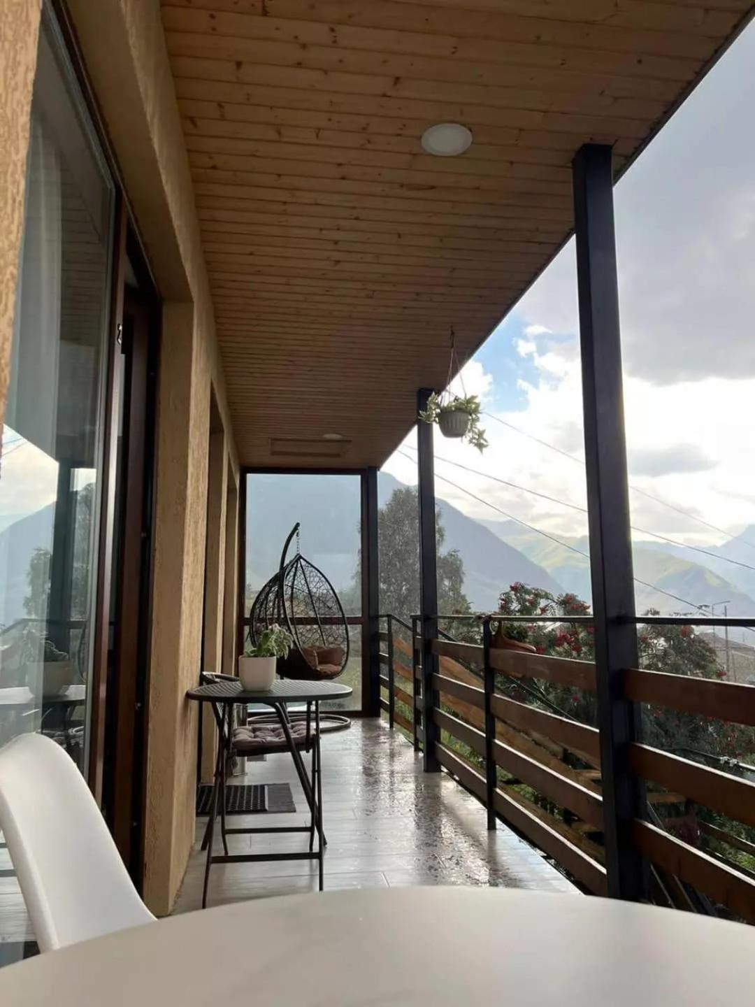 Guesthouse Relax In Kazbegi ภายนอก รูปภาพ
