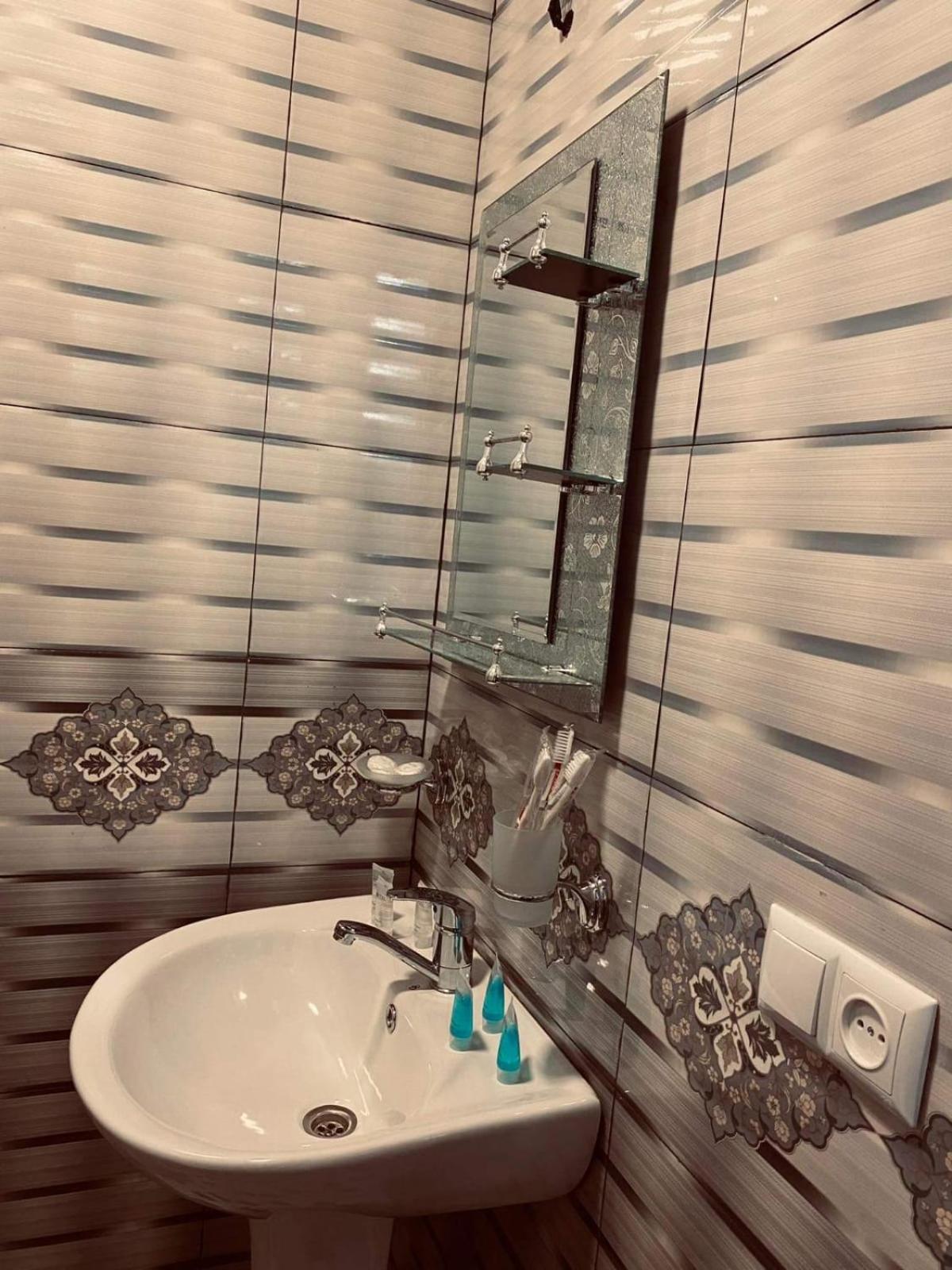 Guesthouse Relax In Kazbegi ภายนอก รูปภาพ